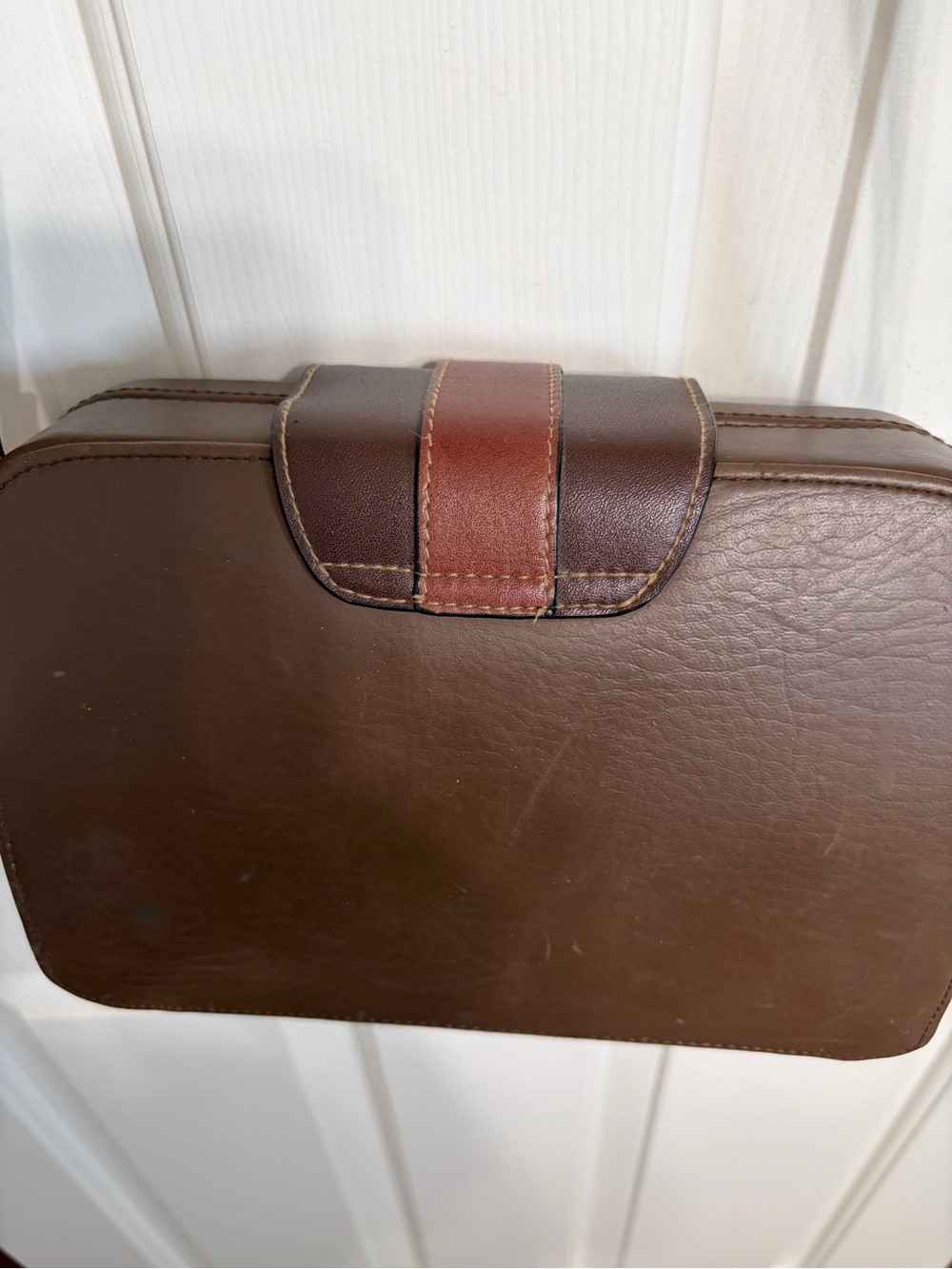 Vintage leather Gold Coast crossbody bag - Picture 7 of 9